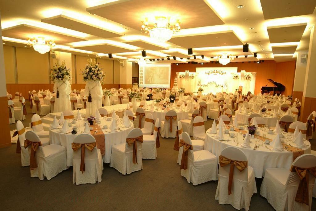 Sunjin Grand Hotel Улан-Батор Екстер'єр фото