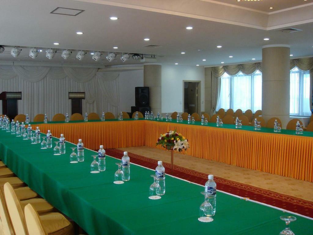 Sunjin Grand Hotel Улан-Батор Екстер'єр фото